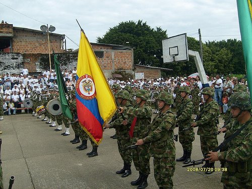 Desfile Militar 20 de Julio 2008 - polideportivo la pista by Miguel E. Figueroa