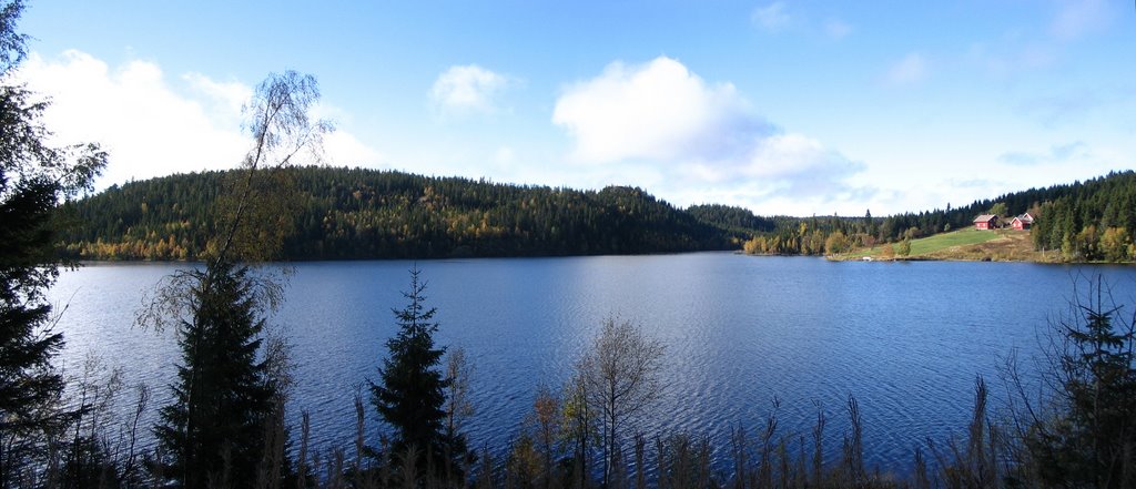 Heggelivatnet, Nordmarka by Pierre Gauvin