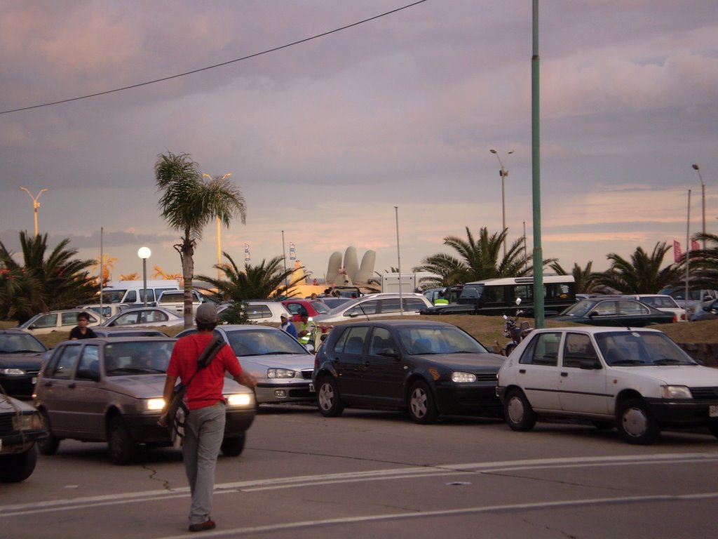 PUNTA DEL ESTE DEDOS by mariuamer