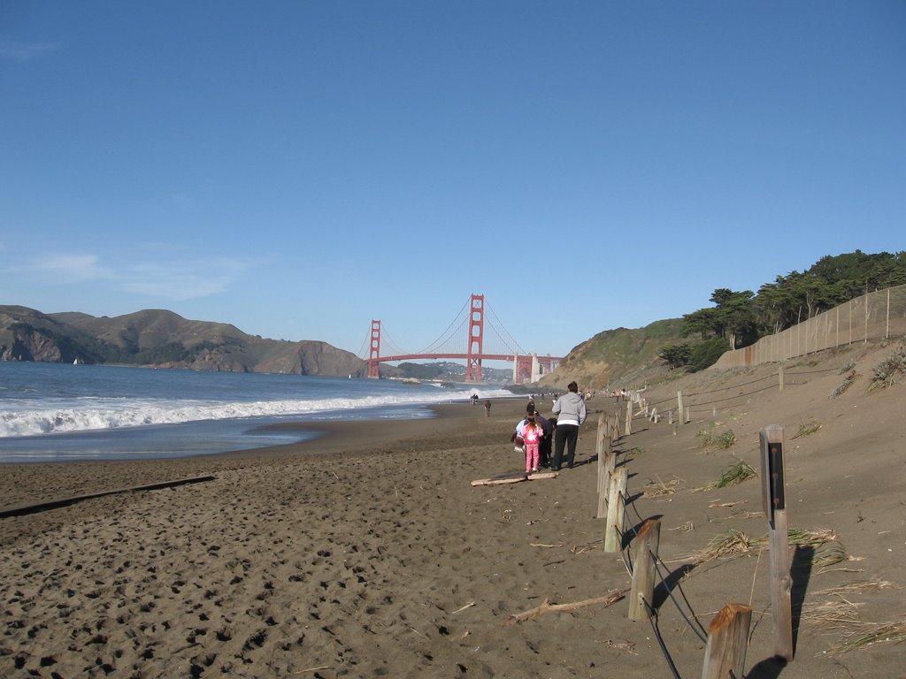 Baker Beach - view of GGB by Warren Cheng