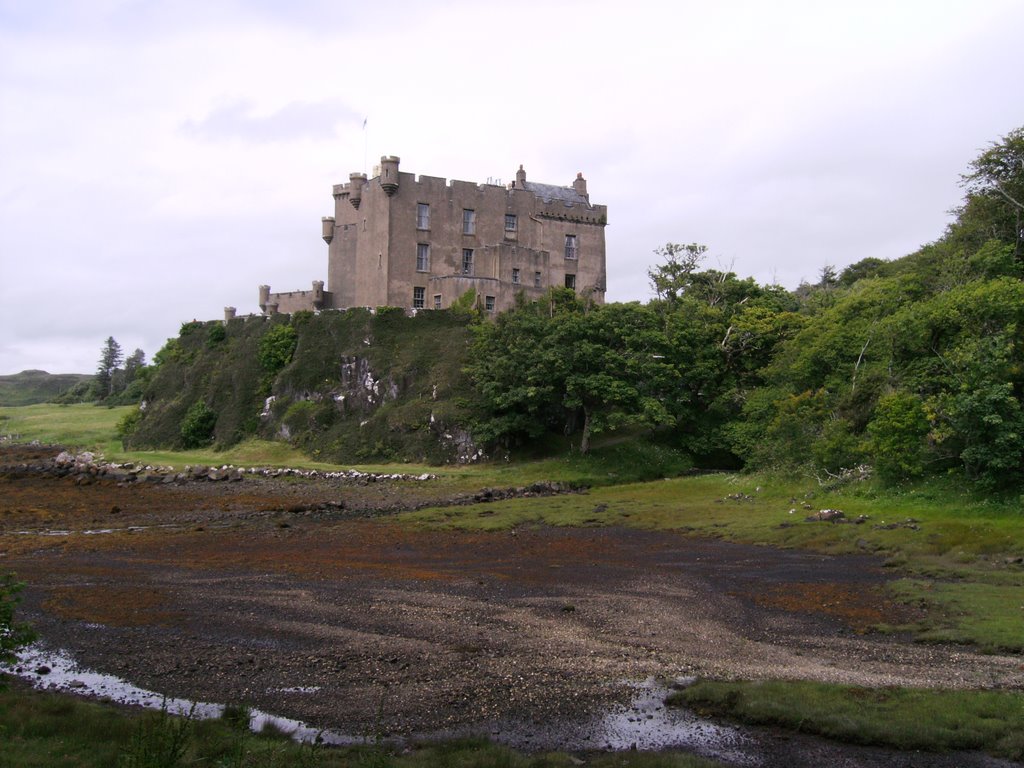 Dunvegan Castle by tommyspic