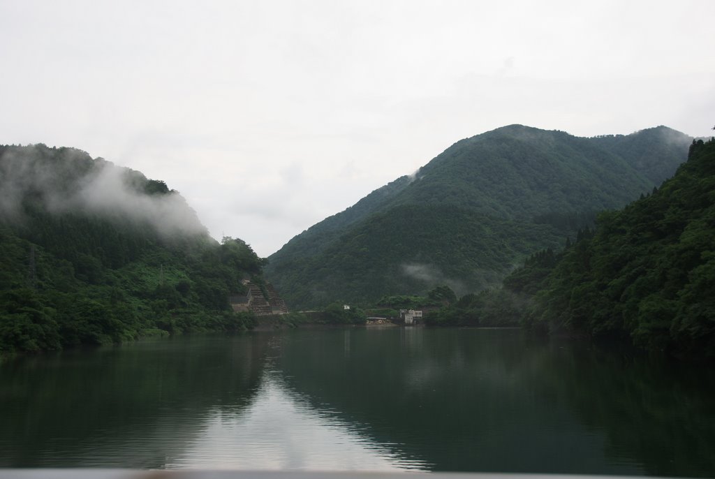 Lake kuzuryu by tomoya.hashimoto