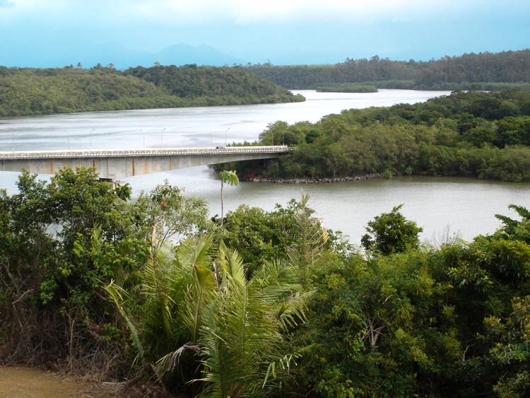 Santa Cruz - Ponte Rio Piraque-açú by Francisco H. Moro