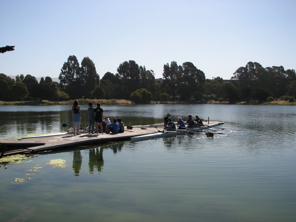 Berkeley Paddling & Rowing Club - Learn to Row Day 2008 by seanaohara