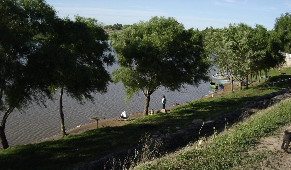 Panorámica de la Ribera del Rio by Gabriel Durdos