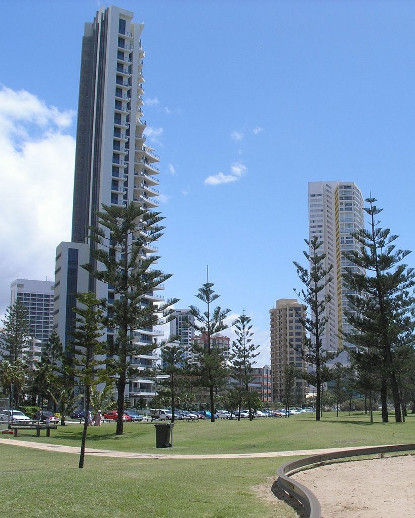 Waterfront park, Broadbeach, Australia by 1charliex