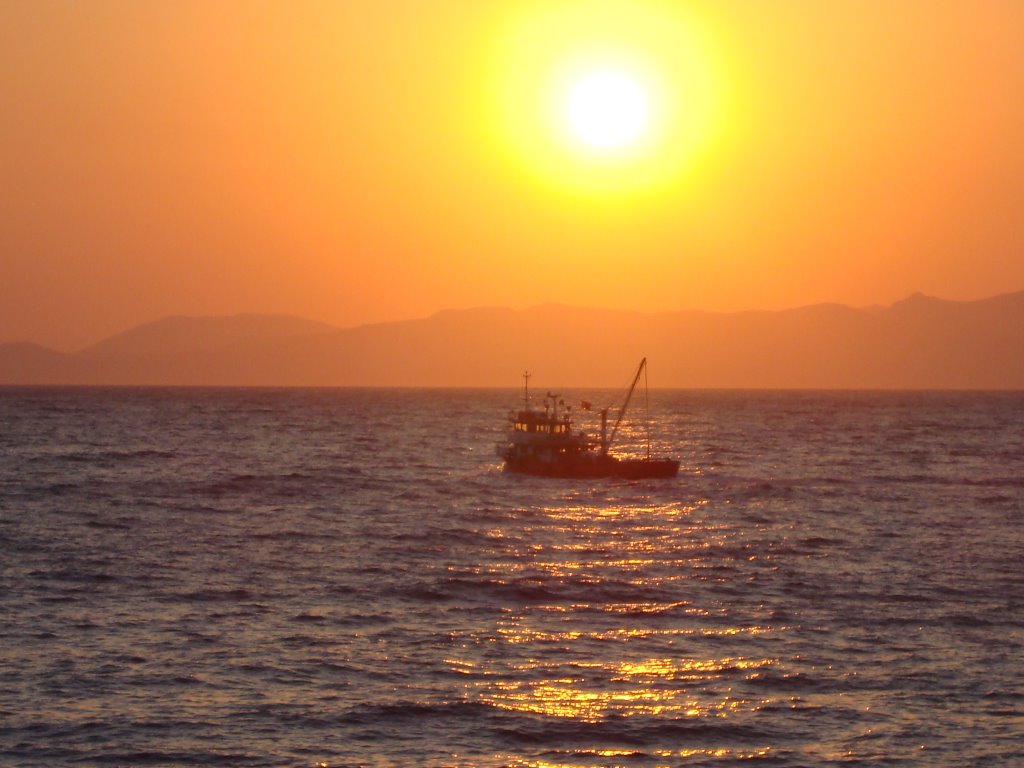 Balıkçılar / karaburun - İZMİR by Tarık Hepyasar