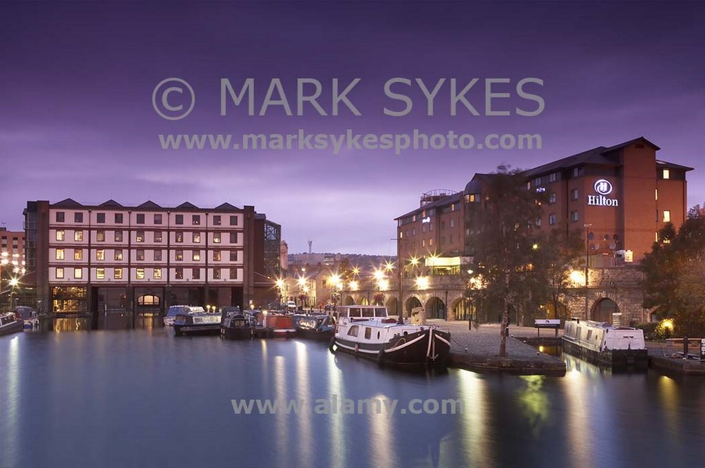 VICTORIA QUAY_03 by Mark Sykes