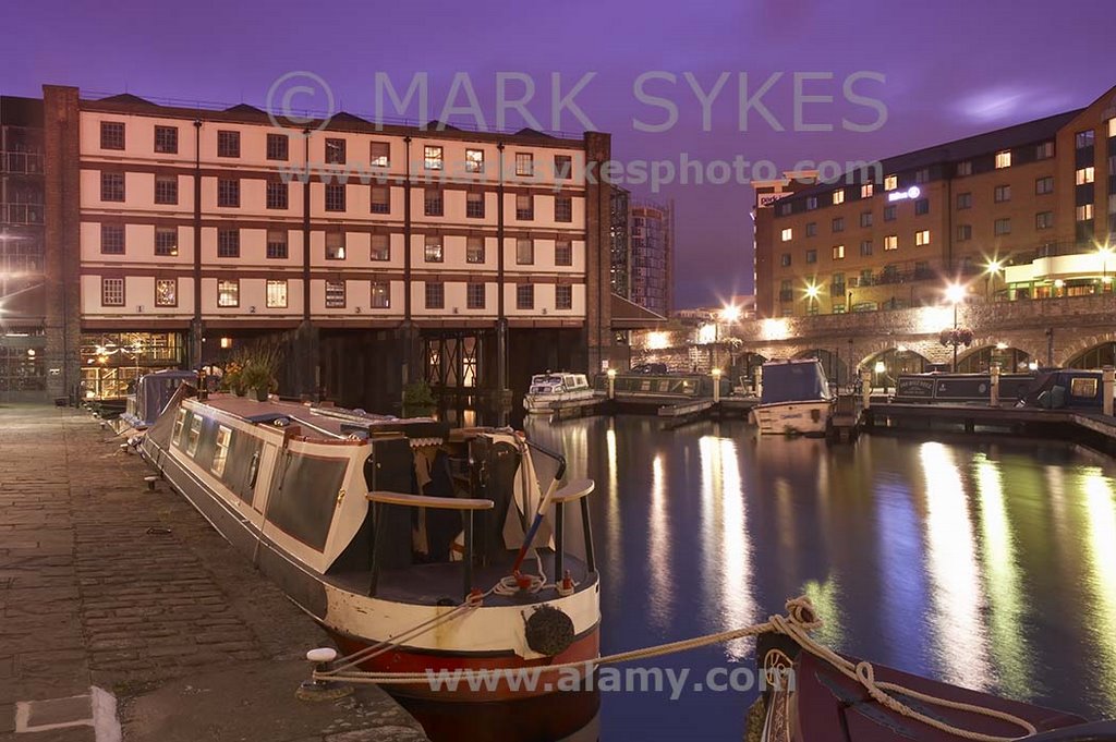 VICTORIA QUAY_05 by Mark Sykes