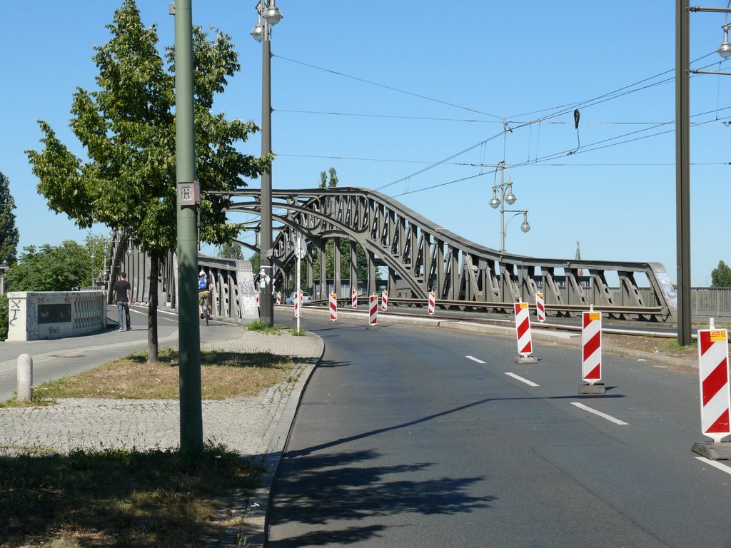 Bornholmer Straße by knud Düring