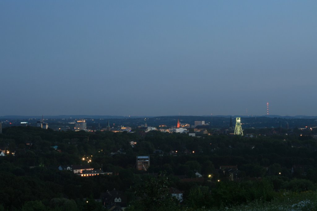 Bochum in der Dämmerung by Ralph Gödeke