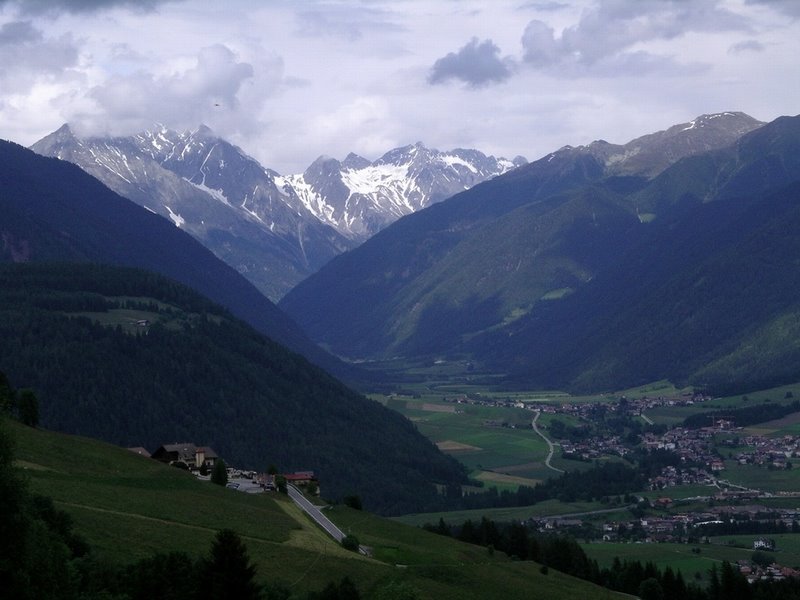 Blick ins Antholzer Tal und zum Staller Sattel by Helmut Garnjost