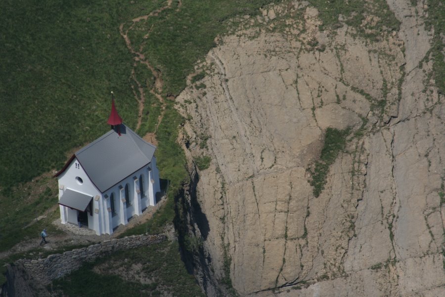 Kapelle am Klimsenhorn by Kurt Doenni