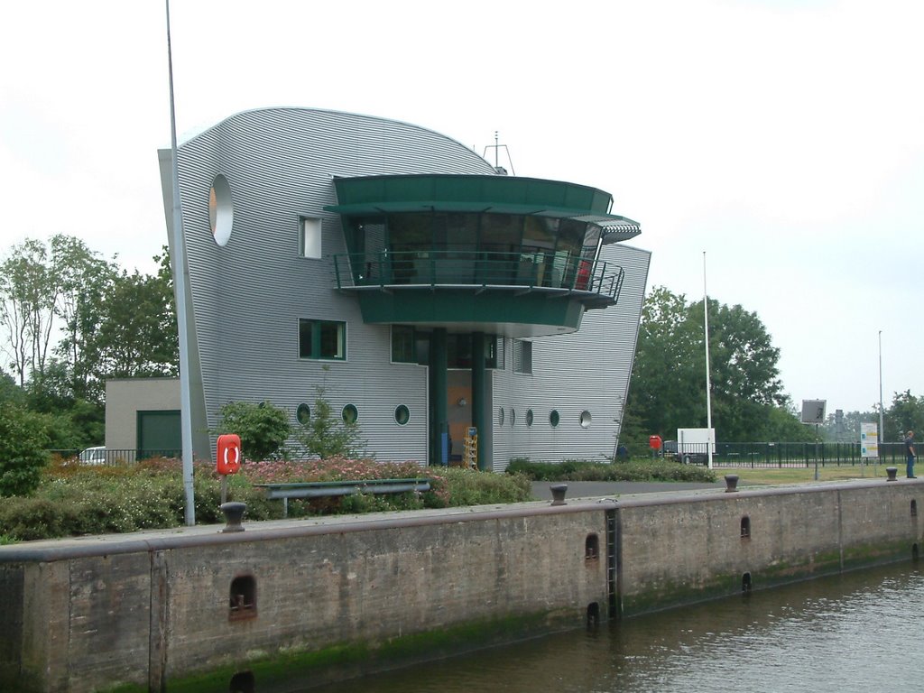 Sluis bij Delfzijl by jelleruben