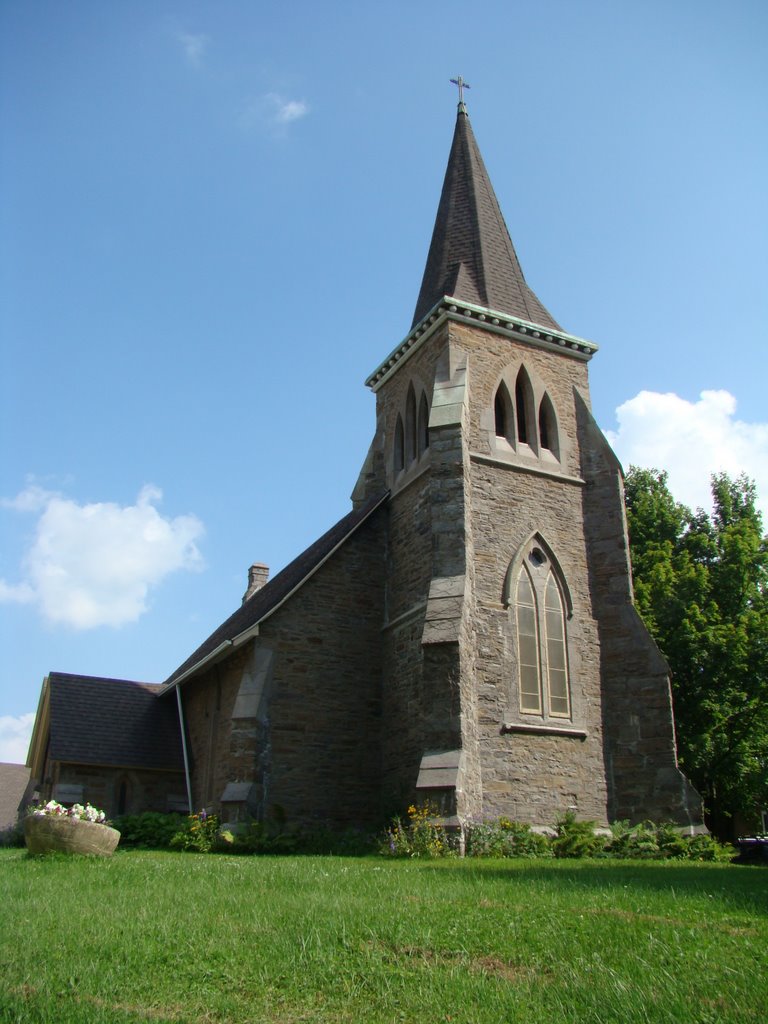 Holy trinity anglican church by Simon Ethier