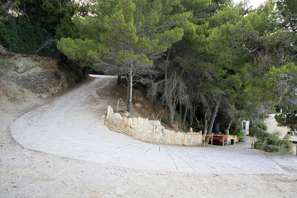 Sloping roadway to Makrios Galios Beach by filz123