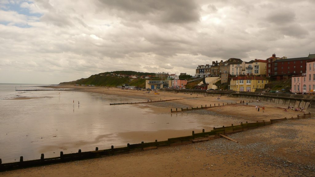 Cromer Beach (looking East) by James_L