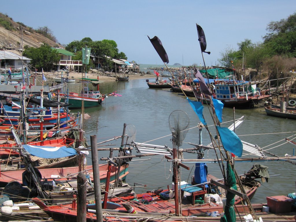 Nong Kae, Hua Hin District, Prachuap Khiri Khan 77110, Thailand by Jasdg