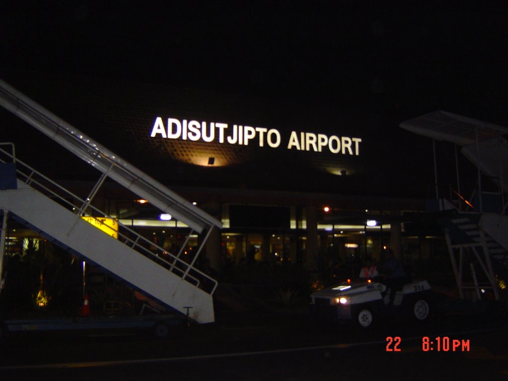 Adi Sutjipto Yogyakarta International Airport at nite by rahmatmh