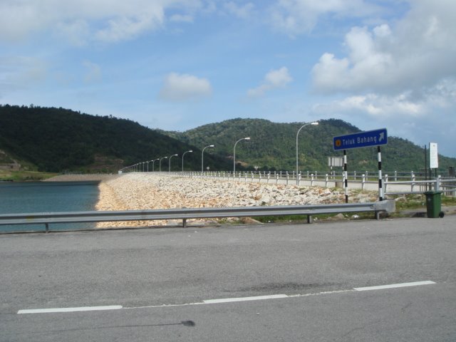 Teluk Bahang Dam by philip lim