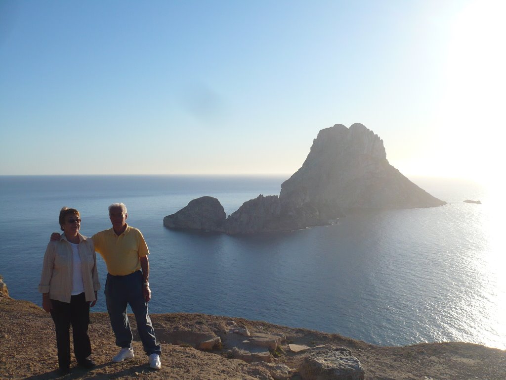 ES VEDRA AL FONDO by METRERITO