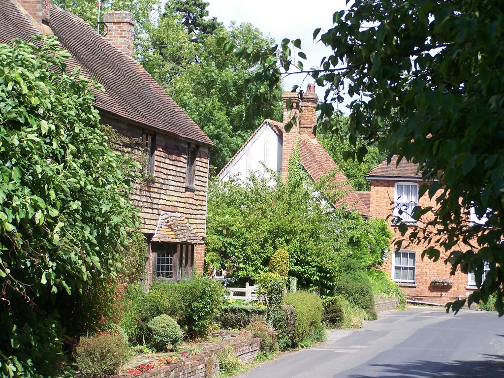 Smarden village by tonywatson