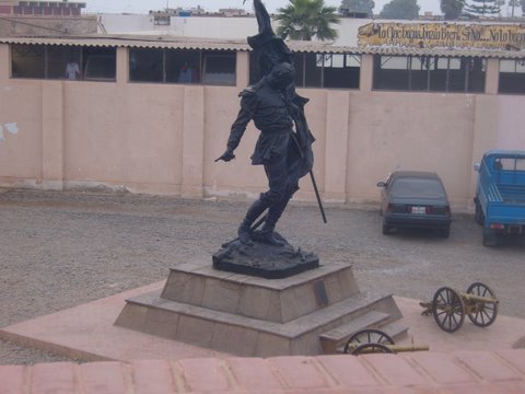 Fuerte Real Felipe - Estatua by Miguel Ángel Cardena…