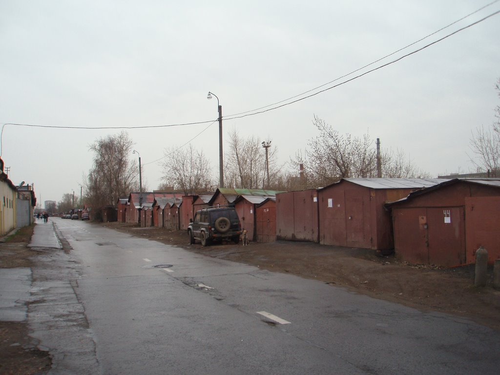 Garages on 1st Kabelny street-side by IPAAT