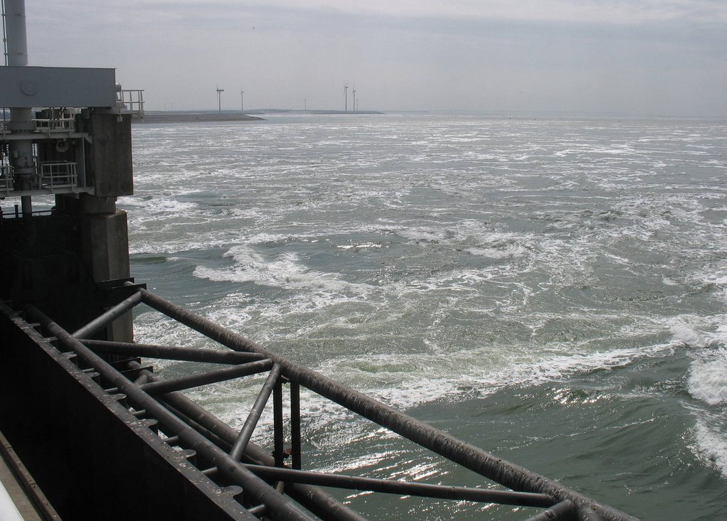 Stormvloedkering Oosterschelde by Chris10 ©