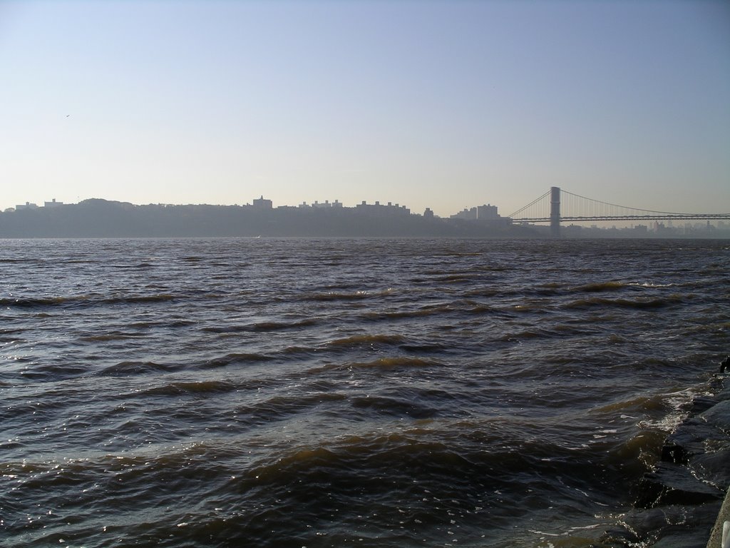 Hudson River, George Washington Bridge by larry_the_k