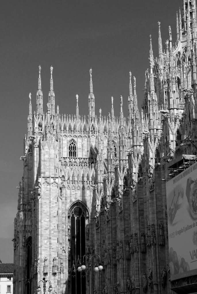 Cerchia dei navigli, Milano, Italy by CH.Q