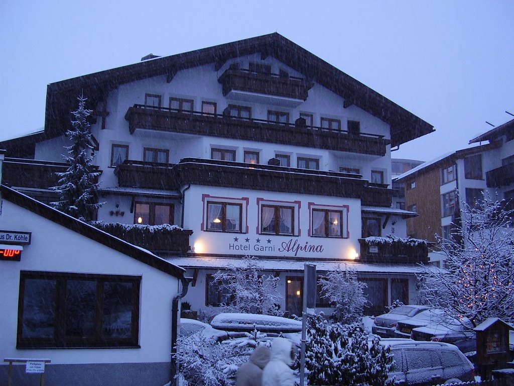 Hotel Garni Alpina Serfaus by roderikcazemier