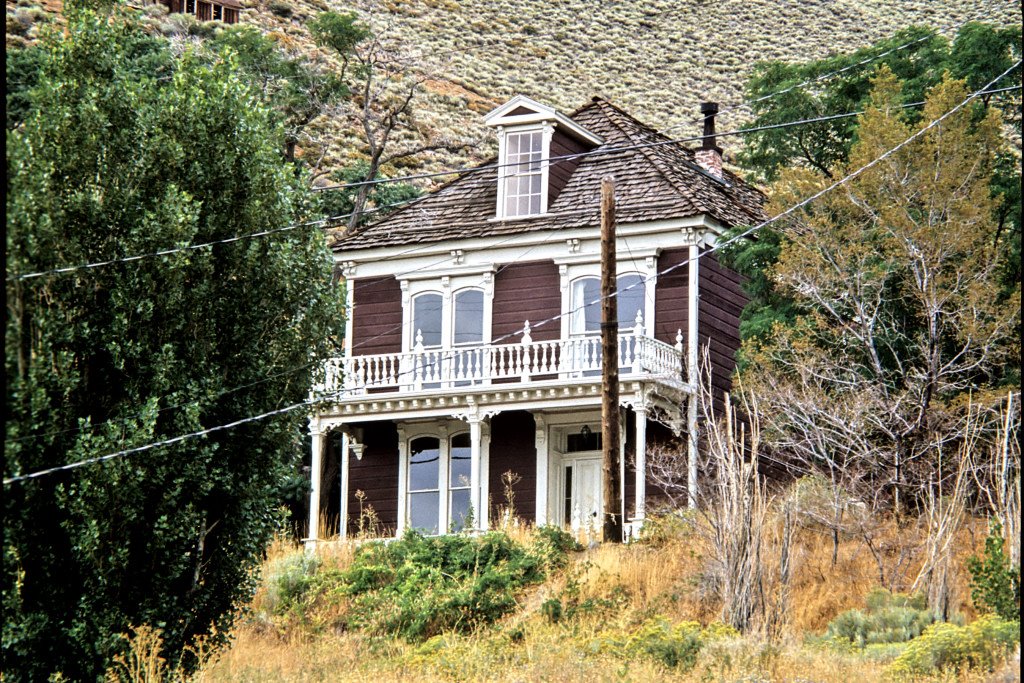 Old mansion in Virginia City by khopan