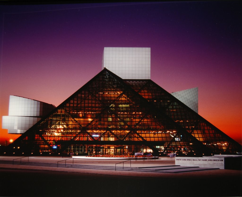 Rock n Roll Hall of Fame - Cleveland, Ohio by DaleUp