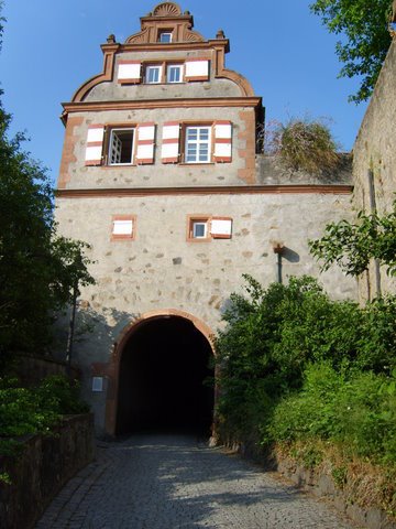 Torhof Schloß Lichtenberg by Bernd Griebel