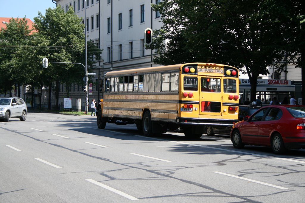 US School Bus by Matthias Haberstock