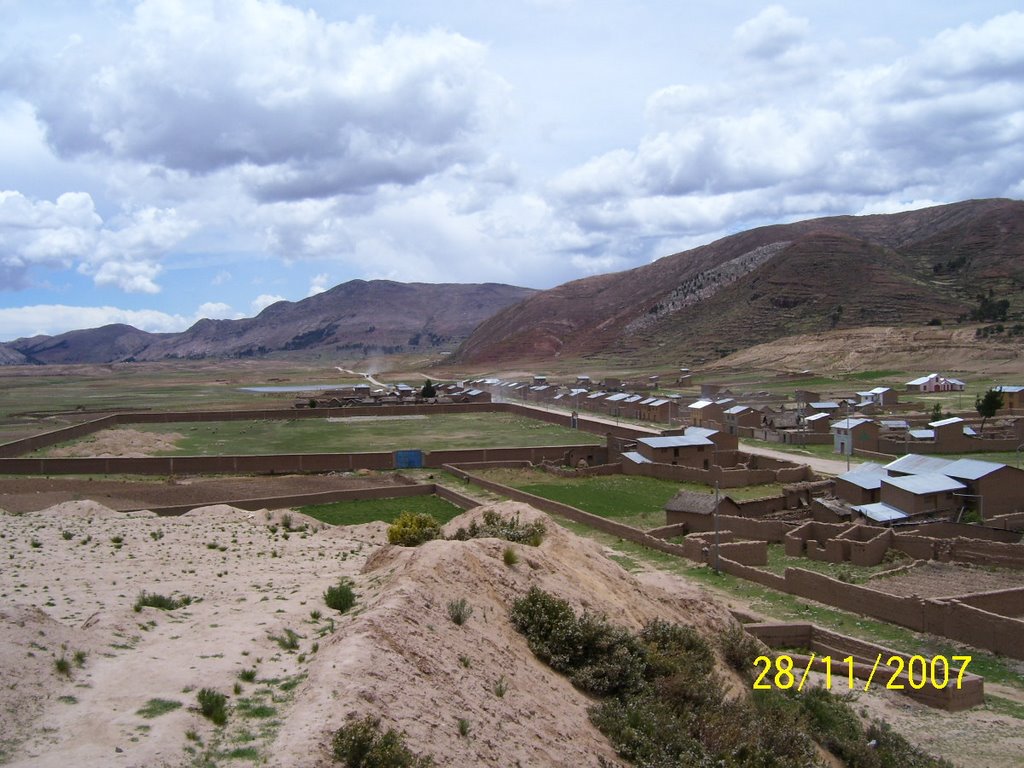 Llegada al Pueblo de Huatasane by Juana C. Mullisaca