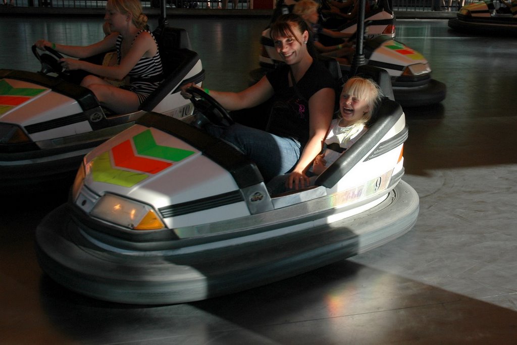 Daughter and granddaughter in Tivoli Friheden by Matildes-morfar