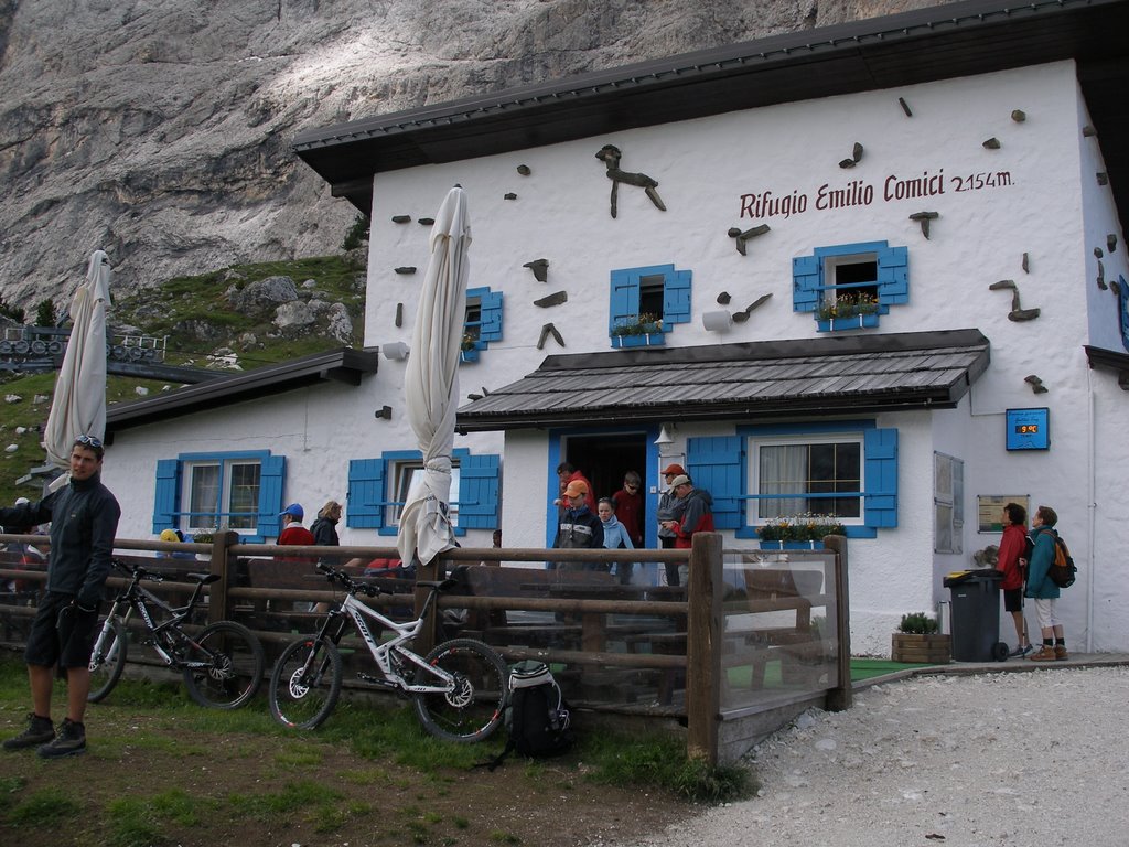 Rifugio Comici by Roldano