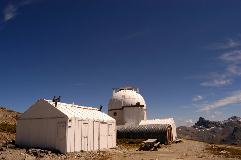 Obervatoire astronomique de Chateau Renard - Queyras - French Alps by Christophe Réauté