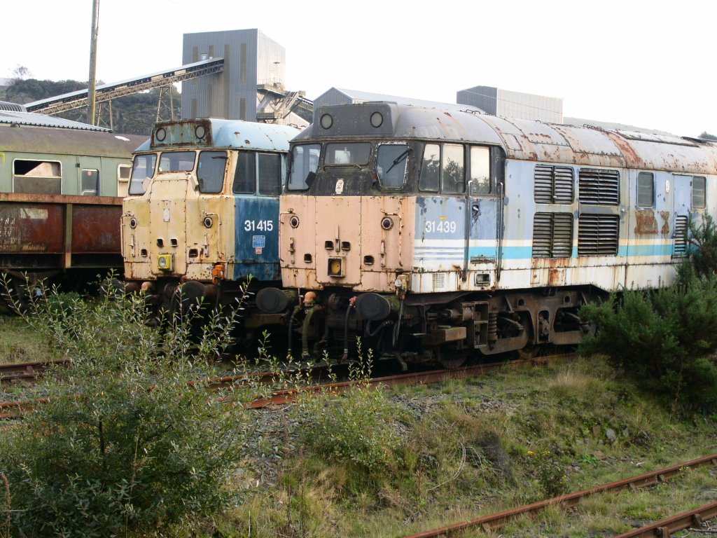 Old diesel locomotives by track_the_earth