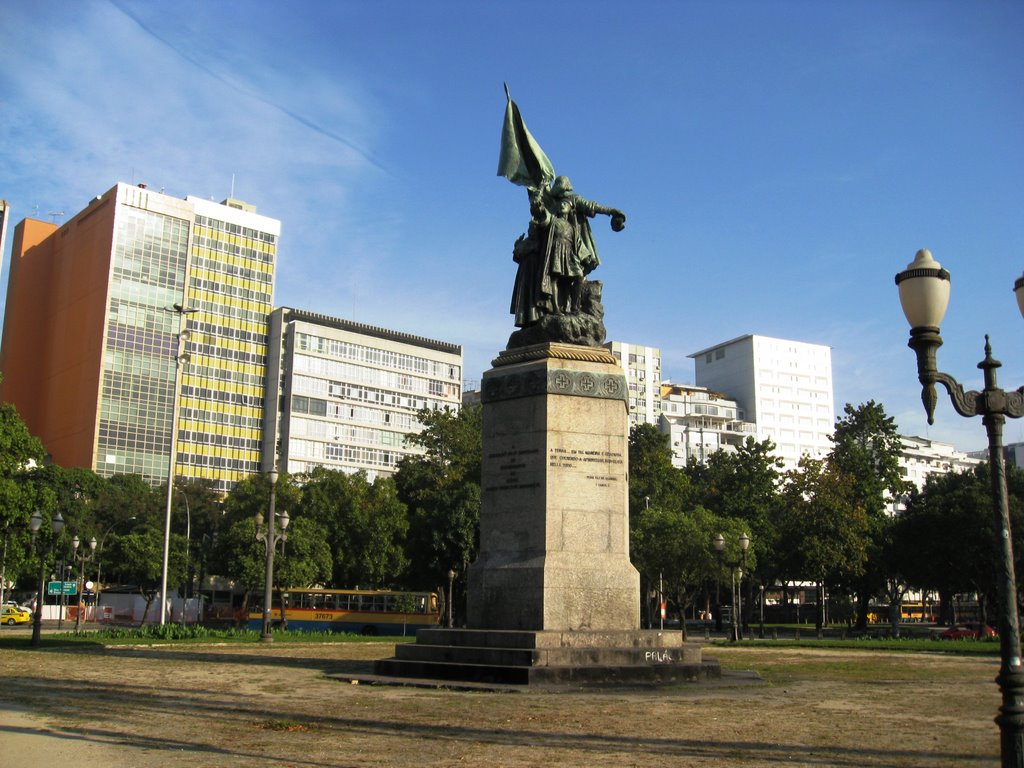 Monumento ao IV Centenário do Descobrimento do Brasil by Francisco Edson Mend…