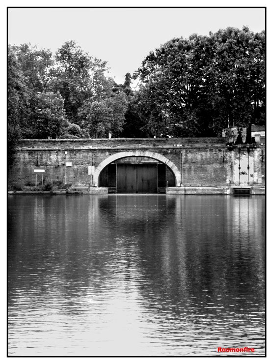 Toulouse - Écluse Saint-Pierre et Garonne by roomonfire