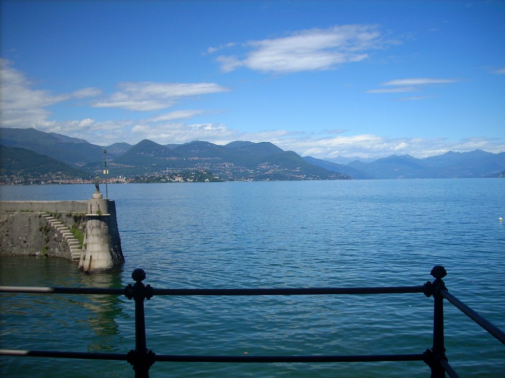 Hafen von Stresa by Florian T