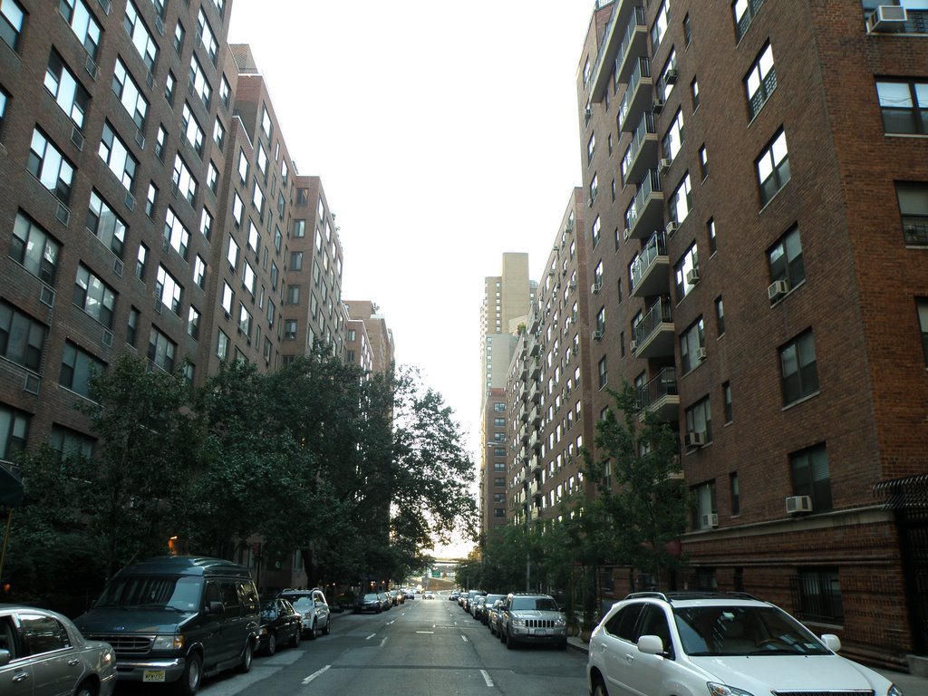 View Of A Street In Manhattan, New York. by MrNAASSIR