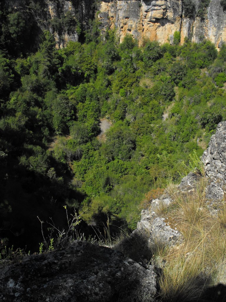 The bottom of Torca del Lobo - Cuenca - Spain by diego_cue