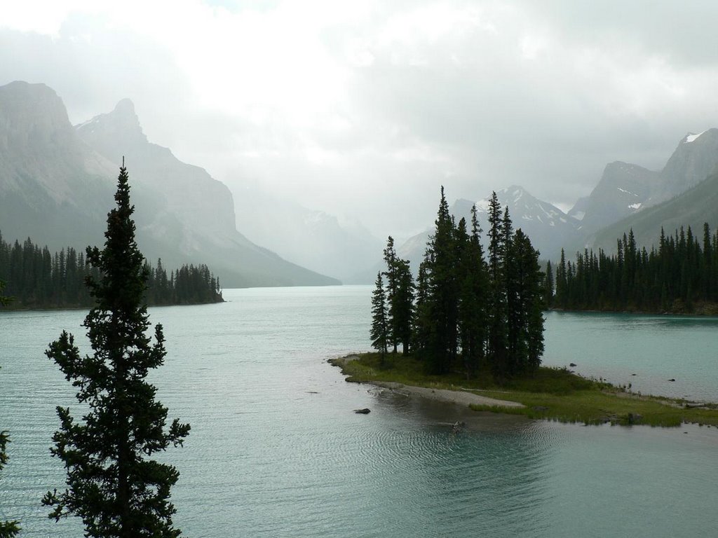 Spirit island on Maligne Lake by JosepDB