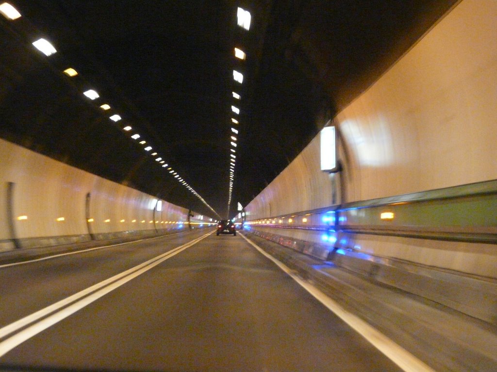 Le tunnel du mont blanc by cris02