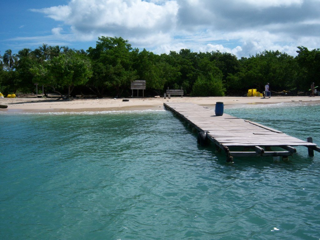 Muelle de Cayo Muerto, Parque Nacional Morrocoy by Juan Carlos Virgüez …