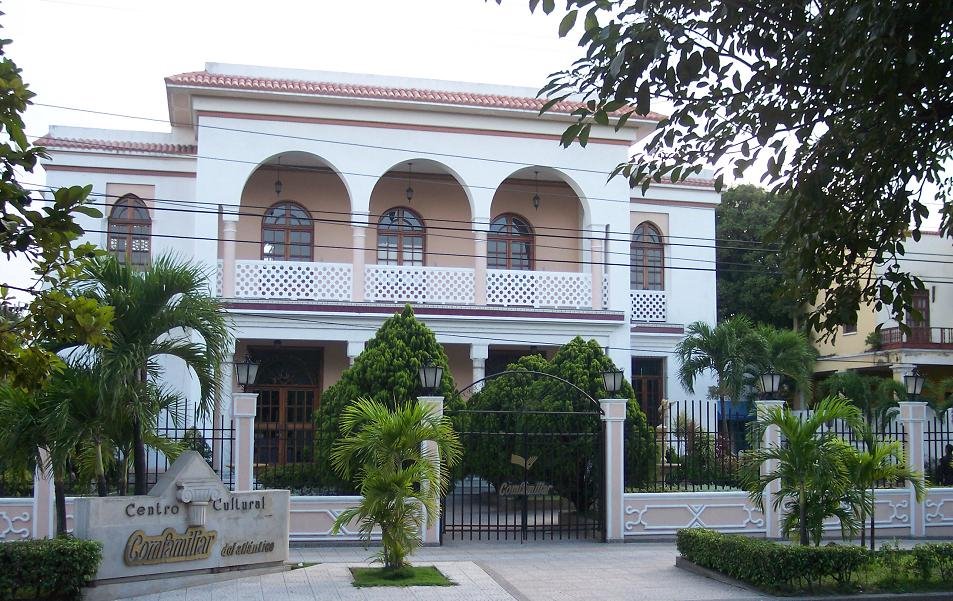 Una de las casas más antiguas del barrio alto Prado by jmsolerb